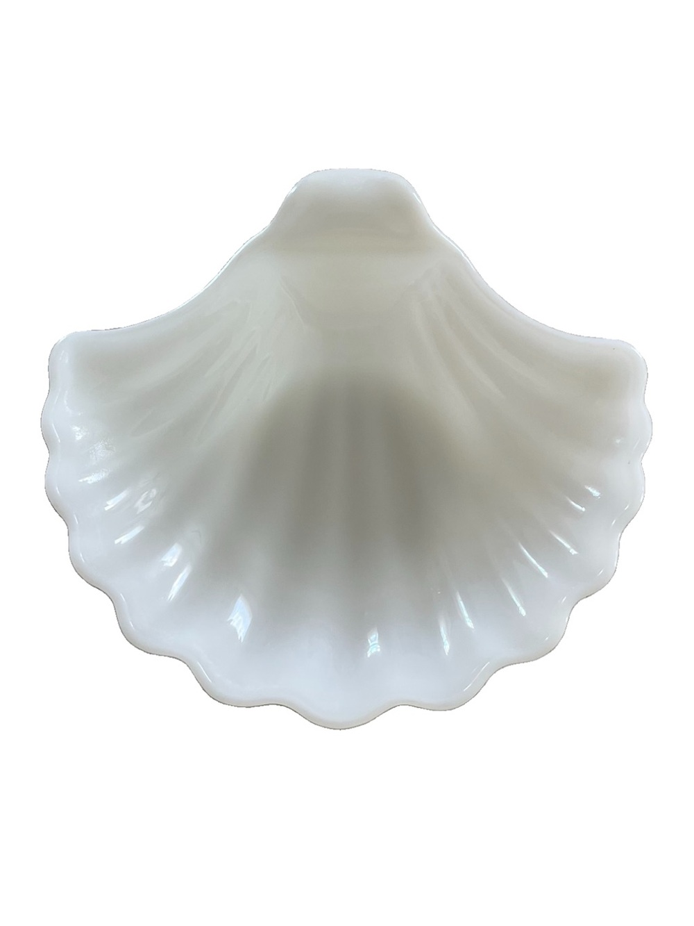 Vintage Milk Glass Sea Shell Shaped Candy Bowl, Trinket Dish, Soap Dish 7”X 6.5”